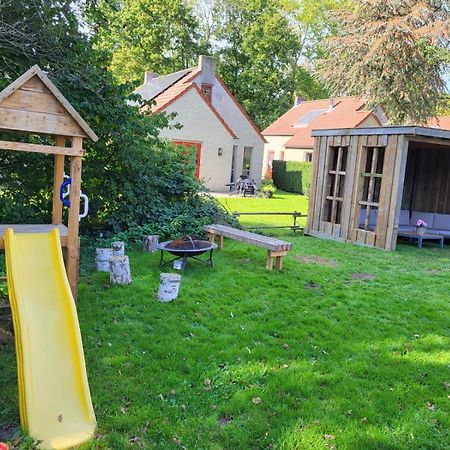 7 Person House With Garden, Firepit, Swimming Lake, Hammock, Child Friendly, In- And Outside Playground, Slide, And Great Coffee Ewijk Extérieur photo