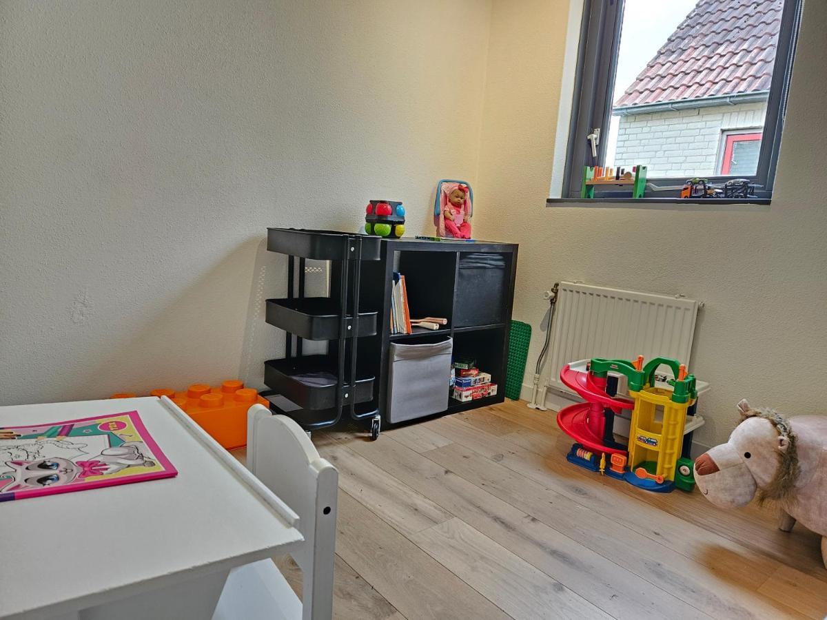 7 Person House With Garden, Firepit, Swimming Lake, Hammock, Child Friendly, In- And Outside Playground, Slide, And Great Coffee Ewijk Extérieur photo