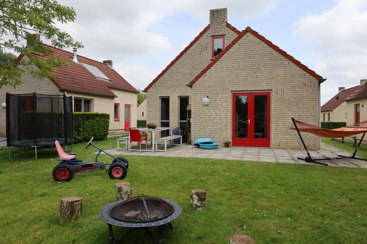 7 Person House With Garden, Firepit, Swimming Lake, Hammock, Child Friendly, In- And Outside Playground, Slide, And Great Coffee Ewijk Extérieur photo