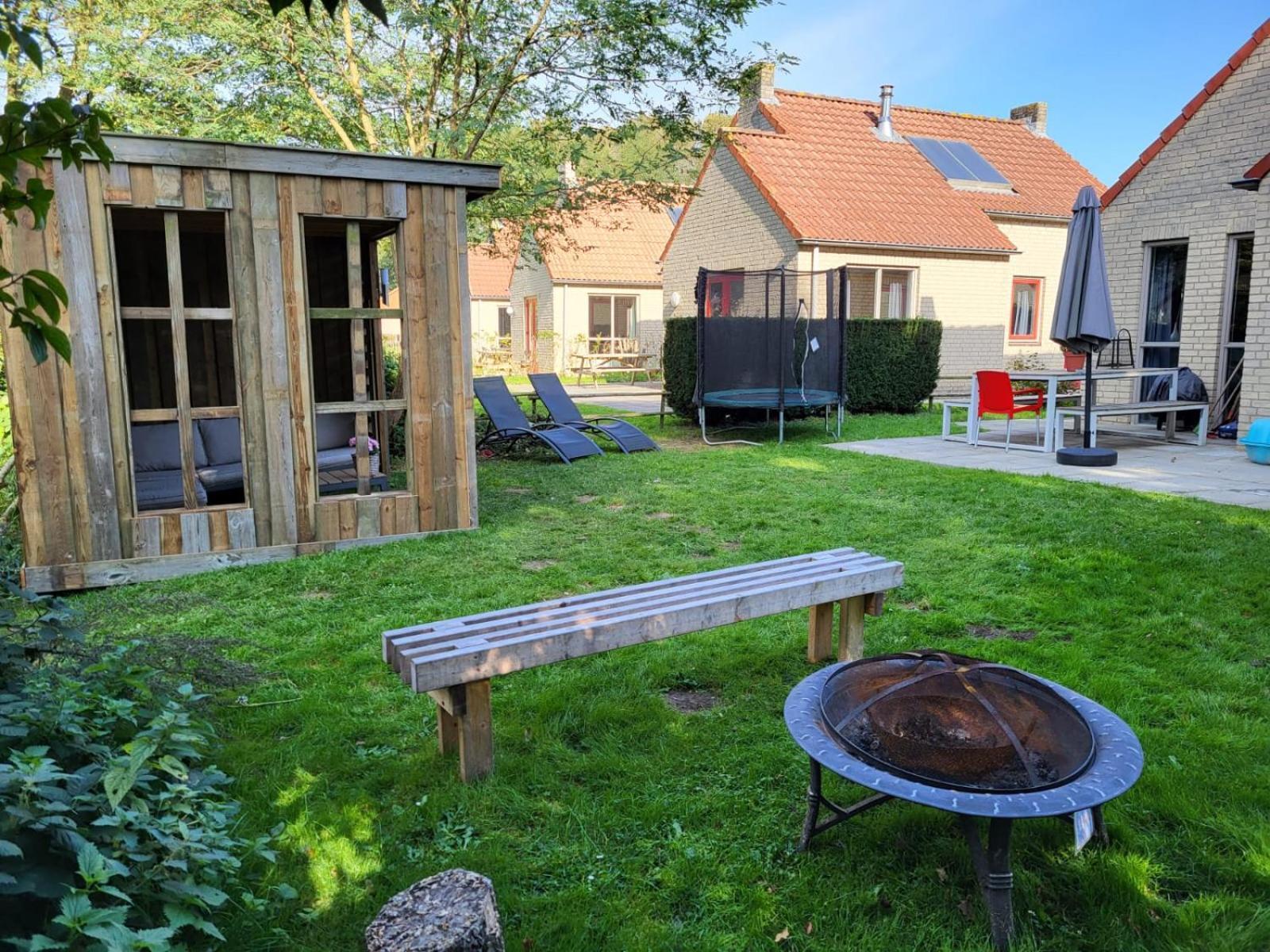 7 Person House With Garden, Firepit, Swimming Lake, Hammock, Child Friendly, In- And Outside Playground, Slide, And Great Coffee Ewijk Extérieur photo