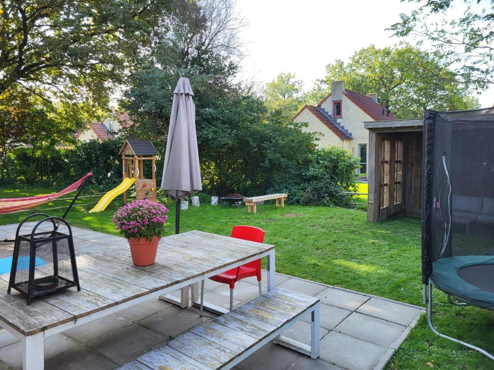 7 Person House With Garden, Firepit, Swimming Lake, Hammock, Child Friendly, In- And Outside Playground, Slide, And Great Coffee Ewijk Extérieur photo