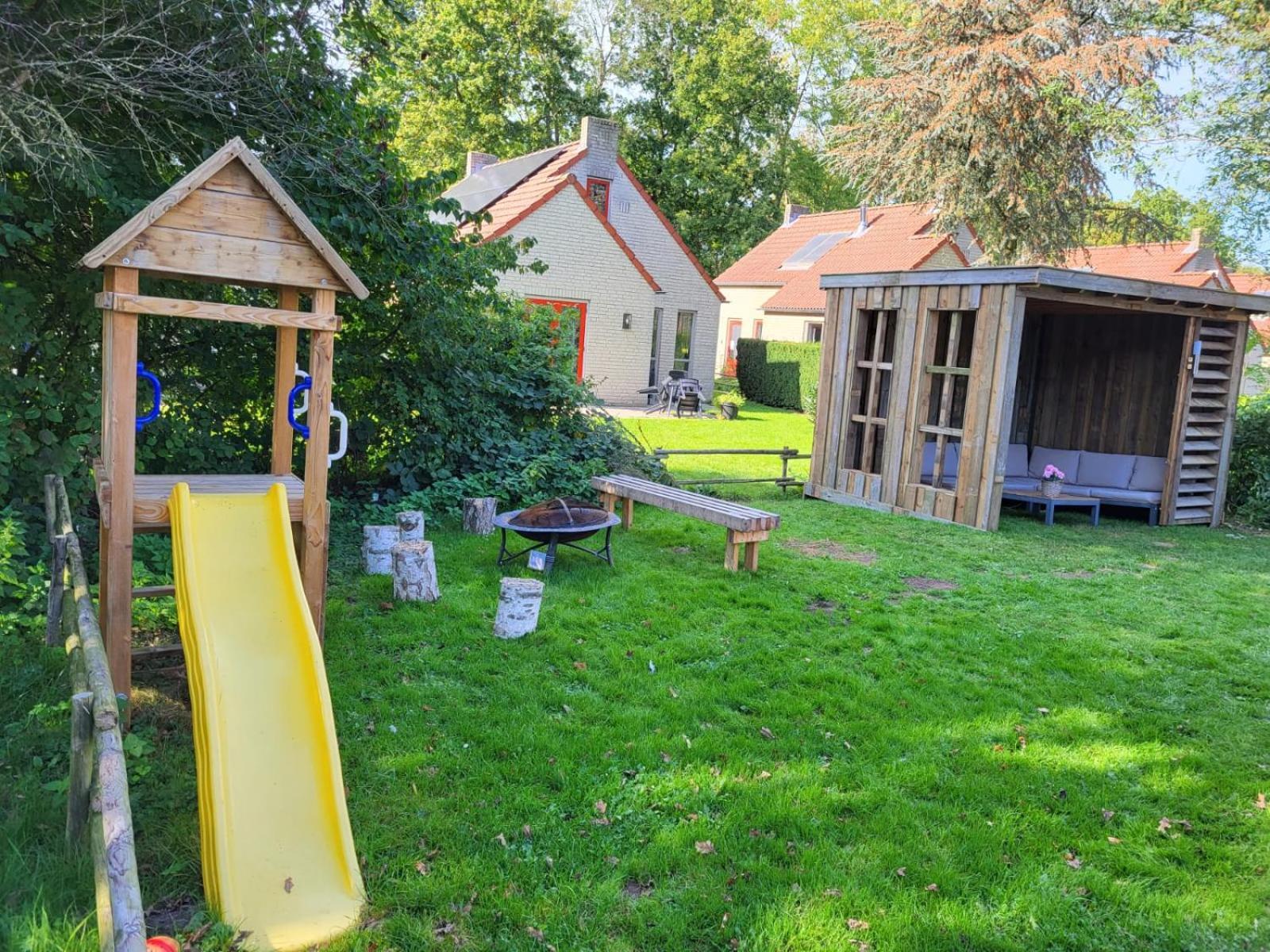 7 Person House With Garden, Firepit, Swimming Lake, Hammock, Child Friendly, In- And Outside Playground, Slide, And Great Coffee Ewijk Extérieur photo